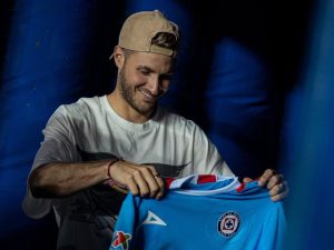 Santiago Giménez: salario y coste de transferencia